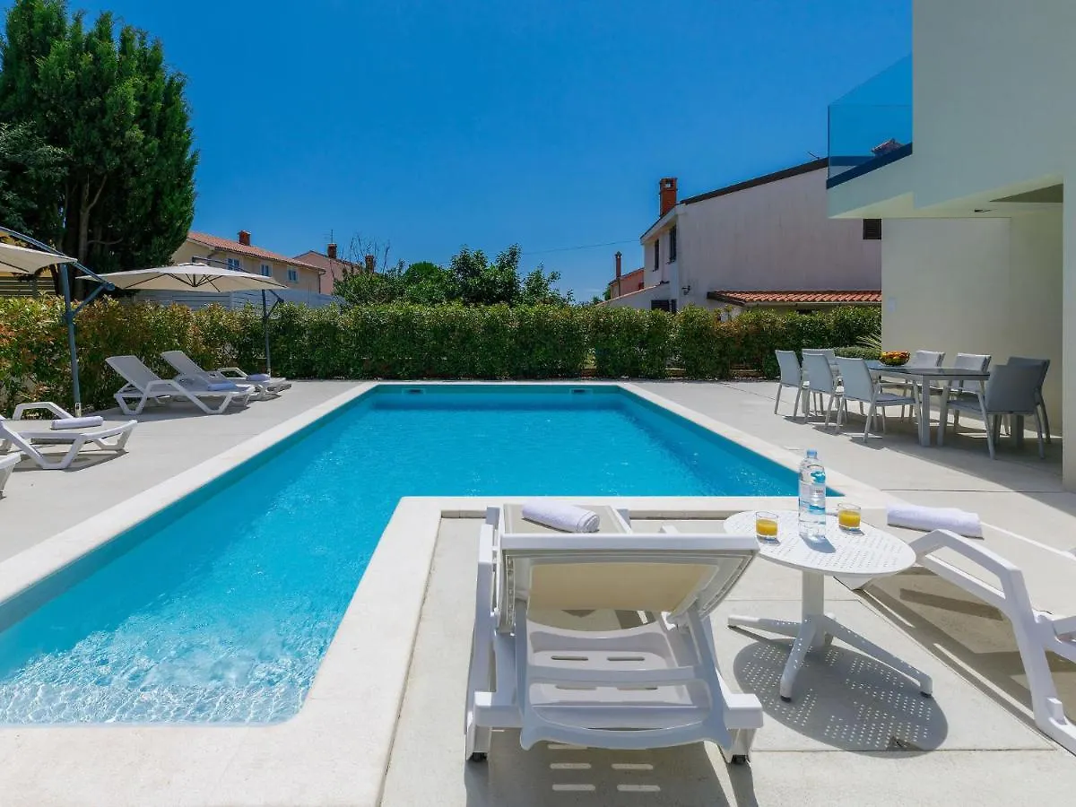 Villa Anna By Interhome Pula